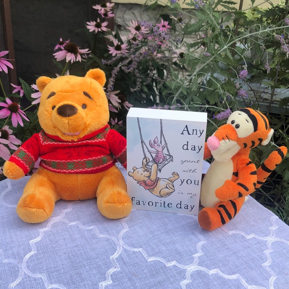 DISNEY Winnie the Pooh & Tigger stuffed plush toys & Pooh Piglet wall decor